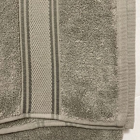 100% Cotton Bath Towel Super Soft Zero Twist 30" x 54"NWT - Picture 2 of 9